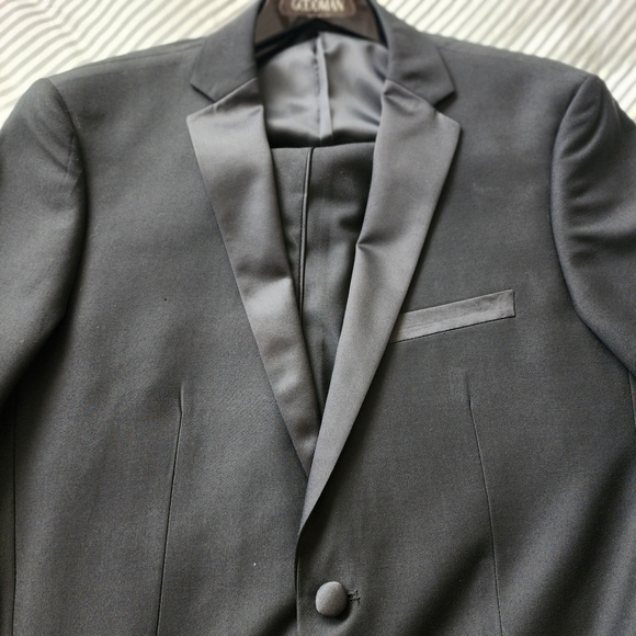 Rossini Tux Custom Jacket and Slacks - Picture 2 of 7